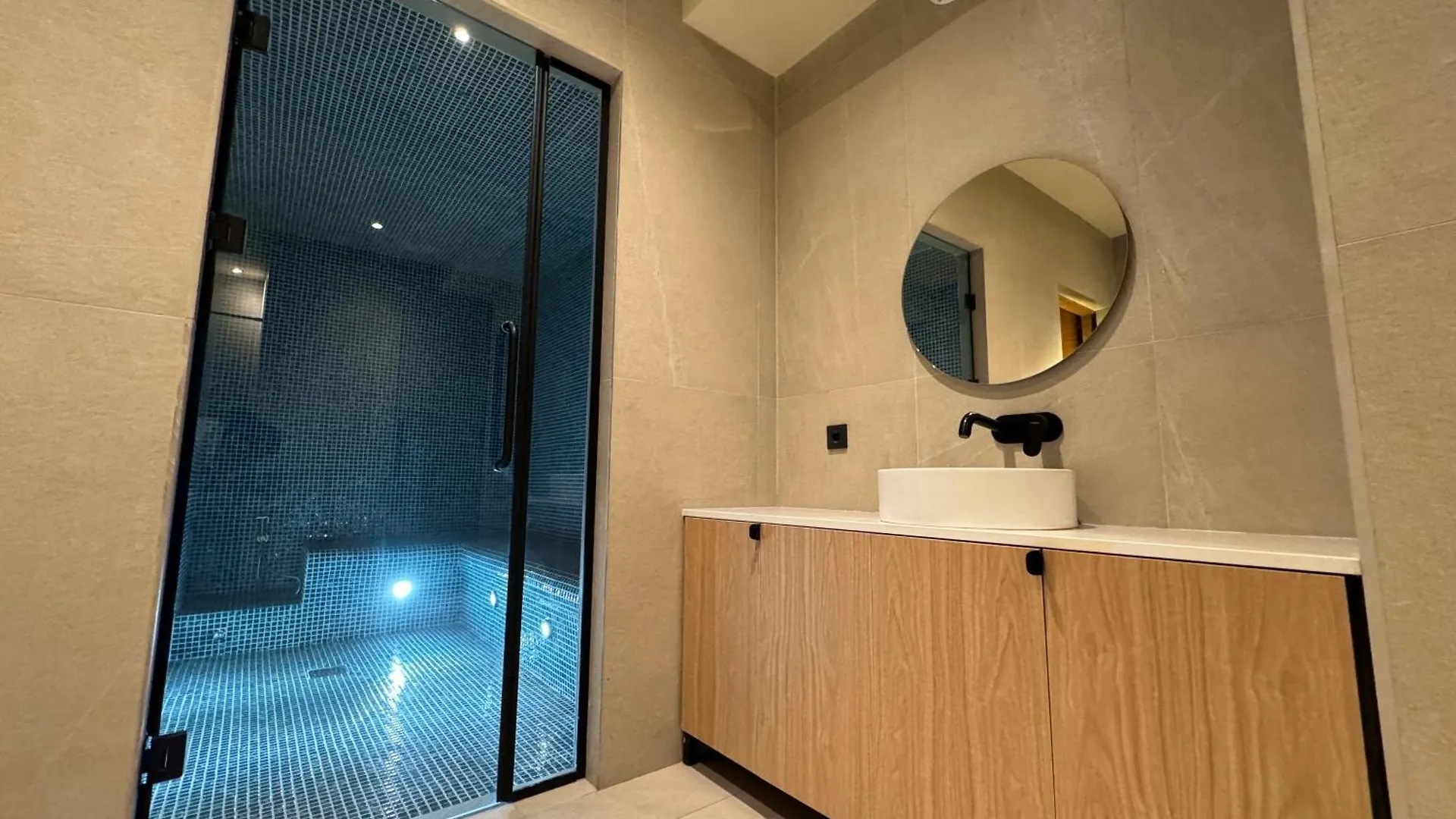 Tbilisi Edition - Design Hotel & Private Spa
