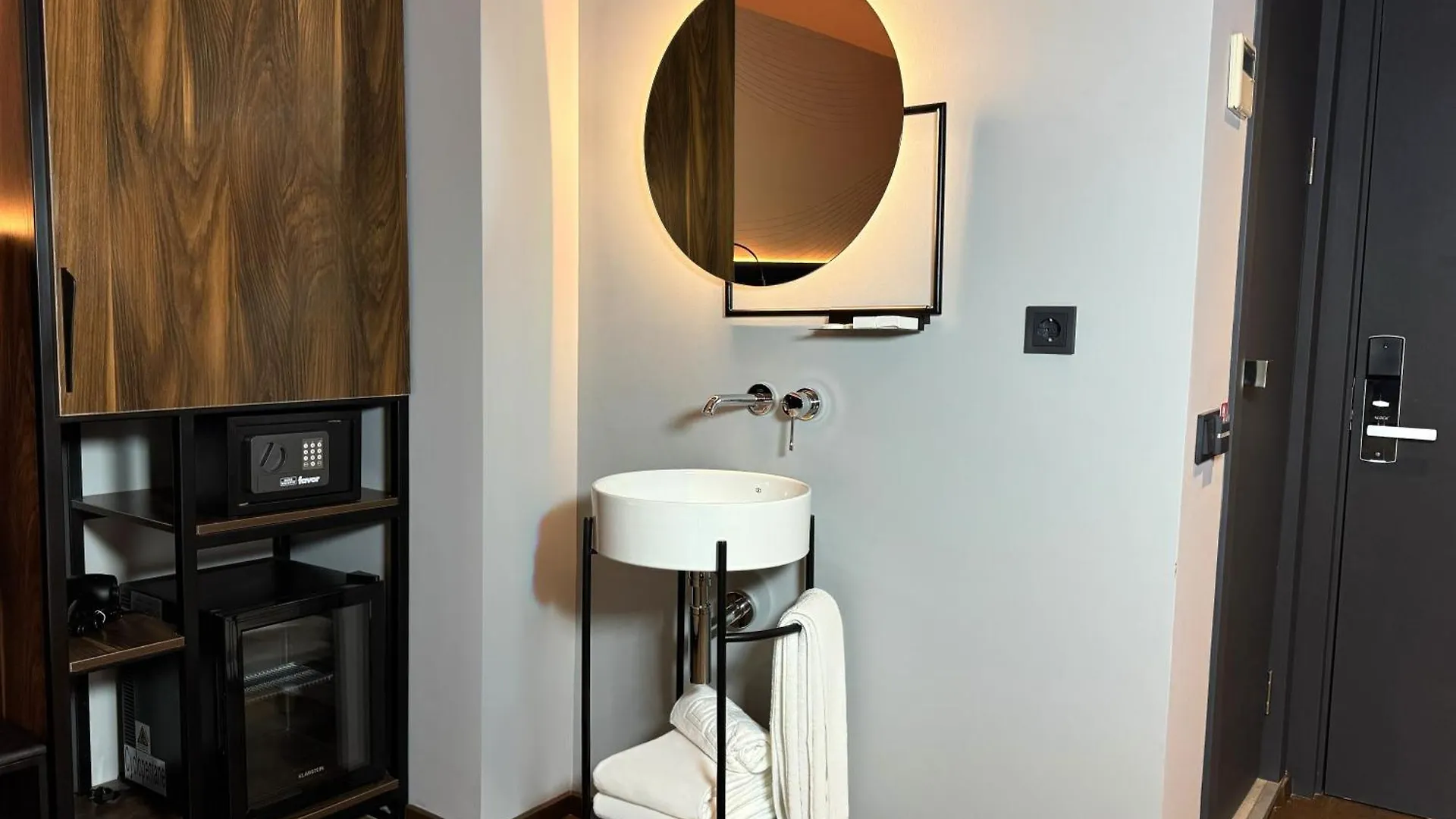 Tbilisi Edition - Design Hotel & Private Spa 조지아